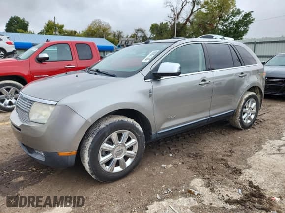 ✅ 2008 Lincoln MKX • VIN: 2LMDU88C98BJ33403 • Lot: 90094115. Listed on Copart with 166,196 mi. Free auction sales archive from the USA and detailed vehicle history report at DreamBid. Image 1.