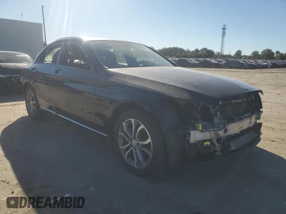 ✅ 2015 Mercedes-Benz C 300 Sport • VIN: 55SWF4KB7FU080811 • Лот: 86769635. Опубликован ранее на Copart с пробегом 64 278 миль. Бесплатный доступ к архиву аукционных продаж из США и подробный отчёт об истории автомобиля на DreamBid. Изображение 4.