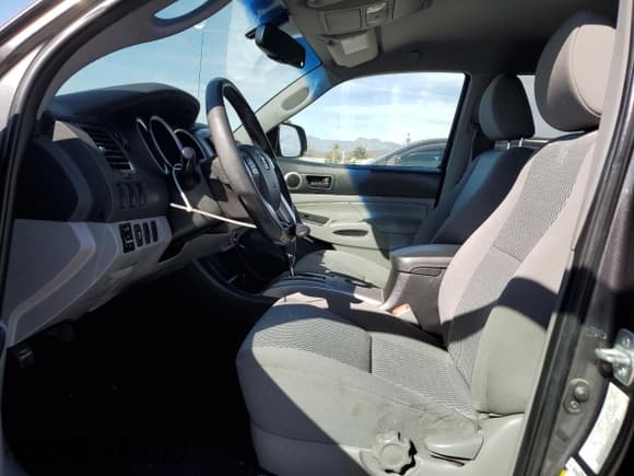 ✅ 2013 Toyota Tacoma • VIN: 5TFJX4CN3DX033070 • Lot: 69983245. Listed on Copart with 110,841 mi. Free auction sales archive from the USA and detailed vehicle history report at DreamBid. Image 7.