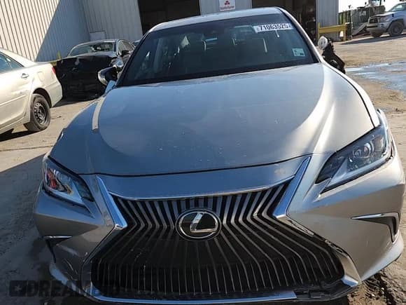✅ 2020 Lexus ES 350 Ultra Luxury • VIN: 58ACZ1B18LU063055 • Lot: 71063525. Listed on Copart with 48,410 mi. Free auction sales archive from the USA and detailed vehicle history report at DreamBid. Image 13.