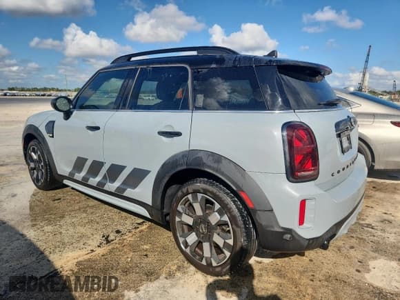 ✅ 2023 MINI Countryman Cooper S • VIN: WMZ53BR09P3P88216 • Лот: 91361335. Опубликован ранее на Copart с пробегом 27 747 миль. Бесплатный доступ к архиву аукционных продаж из США и подробный отчёт об истории автомобиля на DreamBid. Изображение 2.