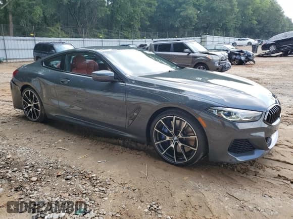 ✅ 2022 BMW 8 Series M850i xDrive • VIN: WBABC4C00NCJ85396 • Lot: 69748065. Wystawiony na Copart z przebiegiem 13 855 mil. Bezpłatny archiwum sprzedaży aukcyjnych z USA i szczegółowy raport historii pojazdu na DreamBid. Zdjęcie 4.
