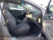 ✅ 2013 Hyundai Sonata • VIN: KMHEC4A46DA051021 • Лот: 43595389. Опубликован ранее на IAAI с пробегом 142 239 миль. Бесплатный доступ к архиву аукционных продаж из США и подробный отчёт об истории автомобиля на DreamBid. Изображение 5.