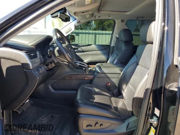 ✅ 2020 Chevrolet Tahoe LT • VIN: 1GNSKBKC8LR145977 • Lot: 77097984. Listed on Copart with 70,772 mi. Free auction sales archive from the USA and detailed vehicle history report at DreamBid. Image 7.