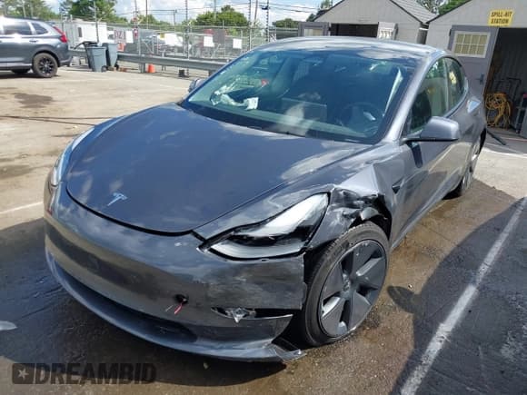 ✅ 2023 Tesla Model 3 • VIN: 5YJ3E1EA2PF694756 • Lot: 42220867. Wystawiony na IAAI z przebiegiem 29 260 mil. Bezpłatny archiwum sprzedaży aukcyjnych z USA i szczegółowy raport historii pojazdu na DreamBid. Zdjęcie 2.