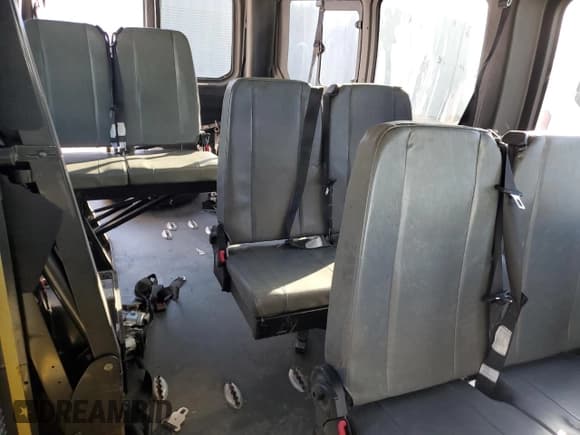 ✅ 2016 Ford Transit Cargo • VIN: 1FTYR3XM8GKA32356 • Lot: 91714955. Wystawiony na Copart z przebiegiem 264 362 mil. Bezpłatny archiwum sprzedaży aukcyjnych z USA i szczegółowy raport historii pojazdu na DreamBid. Zdjęcie 11.