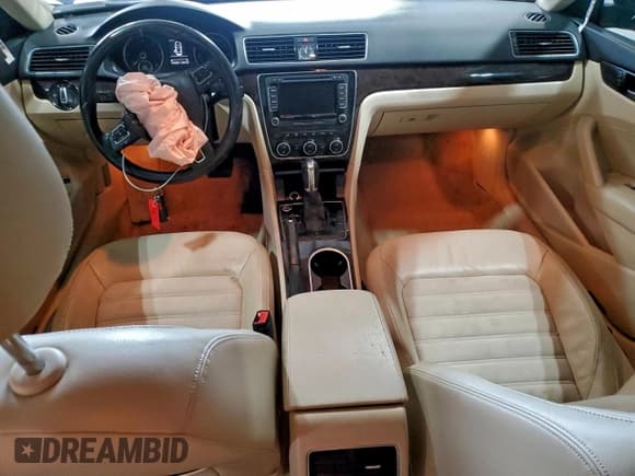 ✅ 2014 Volkswagen Passat SEL Premium • VIN: 1VWCN7A32EC046318 • Lot: 94334875. Listed on Copart with 110,181 mi. Free auction sales archive from the USA and detailed vehicle history report at DreamBid. Image 8.