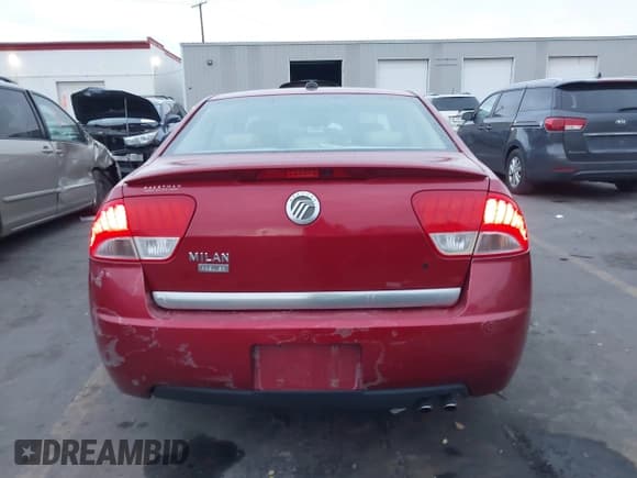 ✅ 2010 Mercury Milan Premier • VIN: 3MEHM0JA1AR664225 • Лот: 43627414. Опубликован ранее на IAAI с пробегом 121 162 миль. Бесплатный доступ к архиву аукционных продаж из США и подробный отчёт об истории автомобиля на DreamBid. Изображение 16.