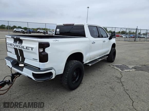 ✅ 2019 Chevrolet Silverado 1500 RST • VIN: 1GCUYEED6KZ156948 • Lot: 84866065. Wystawiony na Copart z przebiegiem 58 243 mil. Bezpłatny archiwum sprzedaży aukcyjnych z USA i szczegółowy raport historii pojazdu na DreamBid. Zdjęcie 4.