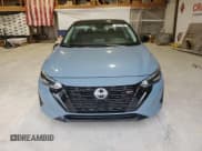 ✅ 2025 Nissan Sentra SR • VIN: 3N1AB8DV1SY286973 • Lot: 91828315. Wystawiony na Copart z przebiegiem 27 649 mil. Bezpłatny archiwum sprzedaży aukcyjnych z USA i szczegółowy raport historii pojazdu na DreamBid. Zdjęcie 5.