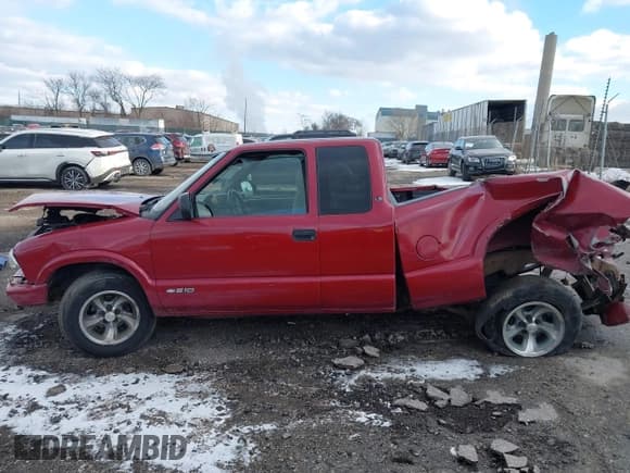 ✅ 2002 Chevrolet S-10 LS • VIN: 1GCCS19W728215013 • Лот: 41346805. Опубликован ранее на IAAI с пробегом Не указан. Бесплатный доступ к архиву аукционных продаж из США и подробный отчёт об истории автомобиля на DreamBid. Изображение 14.