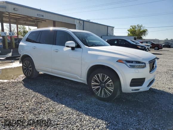 ✅ 2022 Volvo XC90 Momentum • VIN: YV4102CK3N1871325 • Lot: 46592915. Listed on Copart with 21,147 mi. Free auction sales archive from the USA and detailed vehicle history report at DreamBid. Image 4.