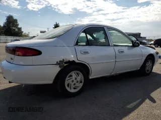 ✅ 2002 Ford Escort Fleet Standard • VIN: 3FAFP13P62R137425 • Lot: 72697334. Wystawiony na Copart z przebiegiem 137 921 mil. Bezpłatny archiwum sprzedaży aukcyjnych z USA i szczegółowy raport historii pojazdu na DreamBid. Zdjęcie 3.