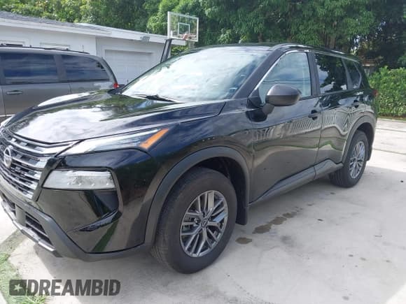 ✅ 2025 Nissan Rogue S • VIN: 5N1BT3AB6SC853971 • Lot: 43285480. Wystawiony na IAAI z przebiegiem 36 mil. Bezpłatny archiwum sprzedaży aukcyjnych z USA i szczegółowy raport historii pojazdu na DreamBid. Zdjęcie 2.