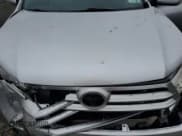 ✅ 2011 Toyota Highlander • VIN: 5TDBK3EH5BS062383 • Лот: 80079395. Опубликован ранее на Copart с пробегом 91 963 миль. Бесплатный доступ к архиву аукционных продаж из США и подробный отчёт об истории автомобиля на DreamBid. Изображение 12.