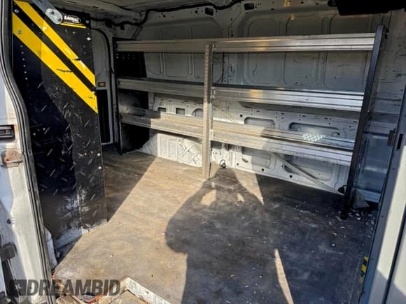 ✅ 2016 Ford Transit • VIN: 1FTYR1YG8GKA71347 • Lot: 96324085. Listed on Copart with 195,682 mi. Free auction sales archive from the USA and detailed vehicle history report at DreamBid. Image 6.