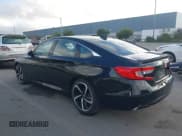 ✅ 2018 Honda Accord Sport • VIN: 1HGCV1F30JA005878 • Lot: 43635057. Wystawiony na IAAI z przebiegiem 179 738 mil. Bezpłatny archiwum sprzedaży aukcyjnych z USA i szczegółowy raport historii pojazdu na DreamBid. Zdjęcie 3.