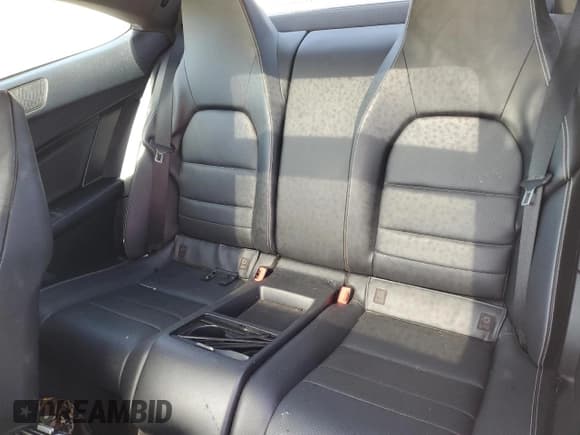 ✅ 2013 Mercedes-Benz C 250 • VIN: WDDGJ4HB4DF965560 • Lot: 47446645. Wystawiony na Copart z przebiegiem 179 230 mil. Bezpłatny archiwum sprzedaży aukcyjnych z USA i szczegółowy raport historii pojazdu na DreamBid. Zdjęcie 11.