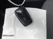 ✅ 2022 Toyota Highlander L • VIN: 5TDCZRAH5NS111322 • Lot: 43712990. Wystawiony na IAAI z przebiegiem 34 719 mil. Bezpłatny archiwum sprzedaży aukcyjnych z USA i szczegółowy raport historii pojazdu na DreamBid. Zdjęcie 11.