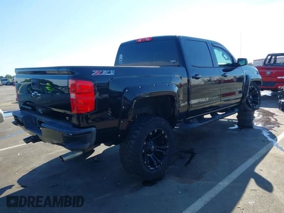 ✅ 2017 Chevrolet Silverado 1500 LT • VIN: 3GCUKREC6HG383016 • Lot: 43180014. Listed on IAAI with 121,340 mi. Free auction sales archive from the USA and detailed vehicle history report at DreamBid. Image 4.