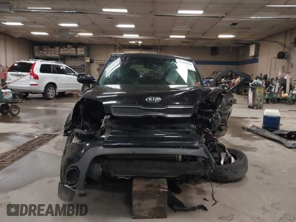 ✅ 2019 Kia Soul • VIN: KNDJN2A29K7020565 • Lot: 42988358. Wystawiony na IAAI z przebiegiem Nie podano. Bezpłatny archiwum sprzedaży aukcyjnych z USA i szczegółowy raport historii pojazdu na DreamBid. Zdjęcie 13.