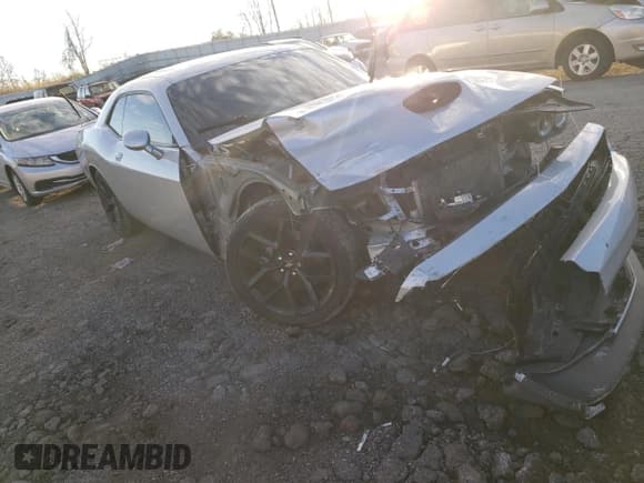 ✅ 2019 Dodge Challenger R/T • VIN: 2C3CDZBT5KH649972 • Lot: 79386593. Wystawiony na Copart z przebiegiem 79 476 mil. Bezpłatny archiwum sprzedaży aukcyjnych z USA i szczegółowy raport historii pojazdu na DreamBid. Zdjęcie 4.