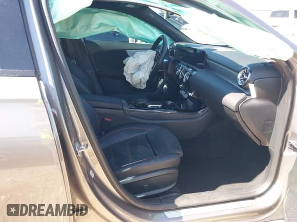 ✅ 2021 Mercedes-Benz A 220 • VIN: W1K3G4FB9MJ305107 • Lot: 42017175. Listed on IAAI with 40,256 mi. Free auction sales archive from the USA and detailed vehicle history report at DreamBid. Image 5.