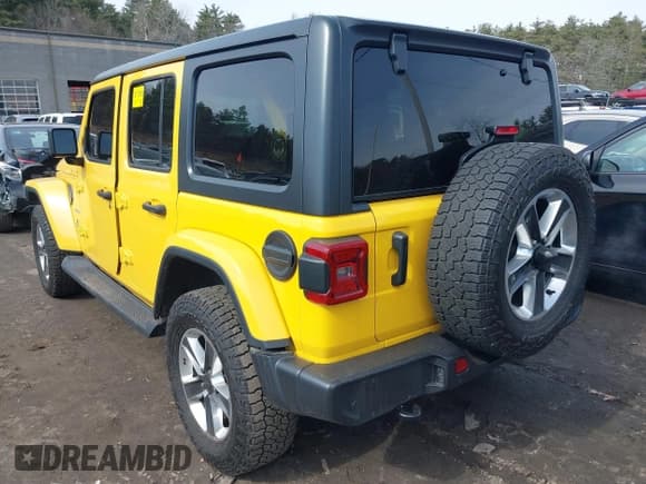✅ 2021 Jeep Wrangler Unlimited Sahara • VIN: 1C4HJXEG4MW624532 • Lot: 41783382. Wystawiony na IAAI z przebiegiem 81 116 mil. Bezpłatny archiwum sprzedaży aukcyjnych z USA i szczegółowy raport historii pojazdu na DreamBid. Zdjęcie 3.