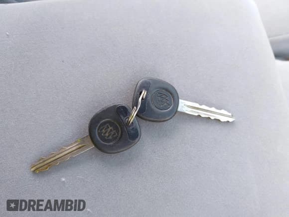 ✅ 2007 Buick LaCrosse CX • VIN: 2G4WC582971145181 • Lot: 42533595. Listed on IAAI with 450,027 mi. Free auction sales archive from the USA and detailed vehicle history report at DreamBid. Image 11.