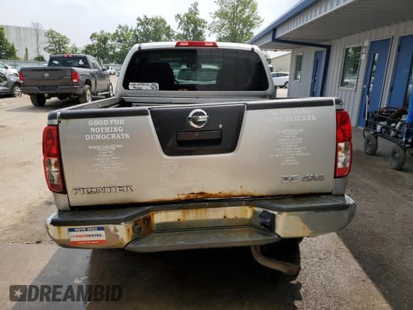 ✅ 2008 Nissan Frontier LE • VIN: 1N6AD07W48C431676 • Lot: 68113955. Wystawiony na Copart z przebiegiem 131 235 mil. Bezpłatny archiwum sprzedaży aukcyjnych z USA i szczegółowy raport historii pojazdu na DreamBid. Zdjęcie 6.