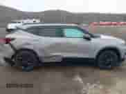 2021 Chevrolet Blazer LT z VIN 3GNKBHR48MS559910, wystawiony jako IAAI lot #42024637 z przebiegiem 19 449 mil mil oraz . Historia ofert i sprzedaży dostępna na DreamBid. Obrazek 13.