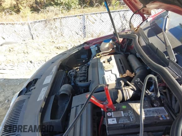 ✅ 2014 Volkswagen CC Sport • VIN: WVWBN7AN8EE524374 • Лот: 43632445. Опубликован ранее на IAAI с пробегом 141 004 миль. Бесплатный доступ к архиву аукционных продаж из США и подробный отчёт об истории автомобиля на DreamBid. Изображение 10.