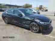 2022 BMW 3 Series 330i z VIN 3MW5R1J07N8C37031, wystawiony jako Copart lot #64571865 z przebiegiem 70 832 mil mil oraz Szkoda całkowita • Salvage title. Historia ofert i sprzedaży dostępna na DreamBid. Obrazek 4.