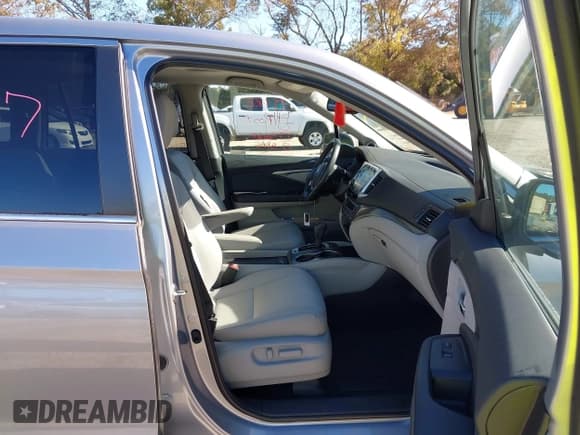 ✅ 2018 Honda Pilot EX-L • VIN: 5FNYF5H50JB022694 • Lot: 43577333. Listed on IAAI with 85,037 mi. Free auction sales archive from the USA and detailed vehicle history report at DreamBid. Image 5.