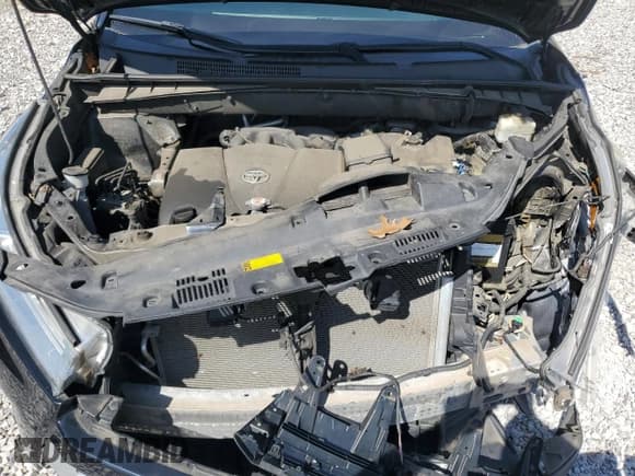 ✅ 2018 Toyota Highlander LE • VIN: 5TDBZRFH6JS875677 • Lot: 85161635. Listed on Copart with 80,385 mi. Free auction sales archive from the USA and detailed vehicle history report at DreamBid. Image 12.