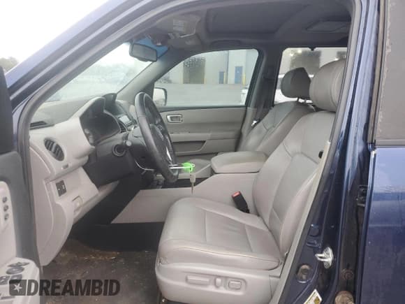 ✅ 2013 Honda Pilot Touring • VIN: 5FNYF3H93DB025522 • Lot: 90420595. Listed on Copart with 130,215 mi. Free auction sales archive from the USA and detailed vehicle history report at DreamBid. Image 7.