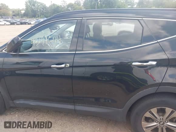 2016 Hyundai Santa Fe z VIN 5XYZUDLB9GG336279, wystawiony jako IAAI lot #43144544 z przebiegiem 117 983 mil mil oraz . Historia ofert i sprzedaży dostępna na DreamBid. Obrazek 14.