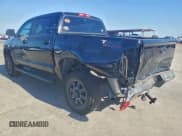 ✅ 2016 Toyota Tundra SR5 • VIN: 5TFEM5F15GX104721 • Лот: 91443745. Опубликован ранее на Copart с пробегом 141 063 миль. Бесплатный доступ к архиву аукционных продаж из США и подробный отчёт об истории автомобиля на DreamBid. Изображение 2.