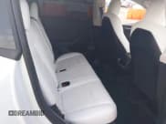 ✅ 2022 Tesla Model Y Performance • VIN: 7SAYGDEF6NF538958 • Lot: 43264050. Wystawiony na IAAI z przebiegiem 46 435 mil. Bezpłatny archiwum sprzedaży aukcyjnych z USA i szczegółowy raport historii pojazdu na DreamBid. Zdjęcie 8.