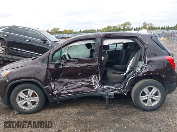 ✅ 2021 Chevrolet Trax LS • VIN: KL7CJKSB4MB325620 • Лот: 37836666. Опубликован ранее на IAAI с пробегом Не указан. Бесплатный доступ к архиву аукционных продаж из США и подробный отчёт об истории автомобиля на DreamBid. Изображение 13.