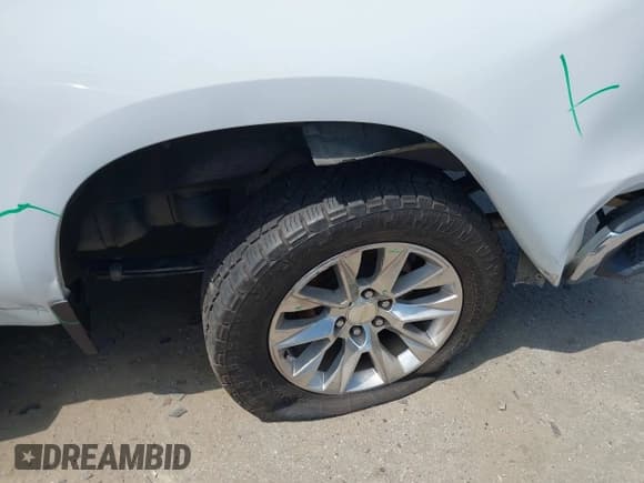 ✅ 2019 Chevrolet Silverado 1500 LTZ • VIN: 3GCUYGED3KG195380 • Lot: 42541447. Wystawiony na IAAI z przebiegiem 190 719 mil. Bezpłatny archiwum sprzedaży aukcyjnych z USA i szczegółowy raport historii pojazdu na DreamBid. Zdjęcie 17.