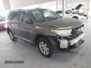 ✅ 2012 Toyota Highlander • VIN: 5TDZK3EH3CS088254 • Lot: 42295847. Wystawiony na IAAI z przebiegiem 193 404 mil. Bezpłatny archiwum sprzedaży aukcyjnych z USA i szczegółowy raport historii pojazdu na DreamBid. Zdjęcie 1.