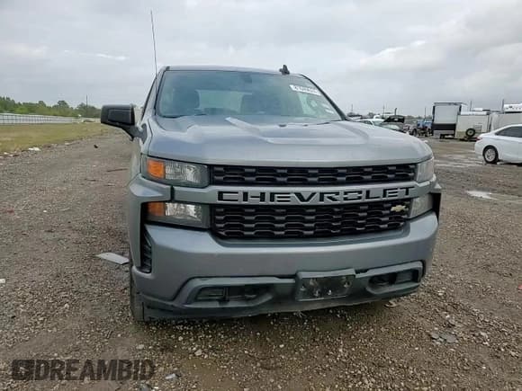 ✅ 2020 Chevrolet Silverado 1500 Custom • VIN: 1GCRWBEF3LZ191136 • Lot: 81049624. Wystawiony na Copart z przebiegiem 77 711 mil. Bezpłatny archiwum sprzedaży aukcyjnych z USA i szczegółowy raport historii pojazdu na DreamBid. Zdjęcie 11.