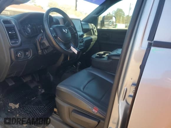 ✅ 2022 Ram 3500 Tradesman • VIN: 3C7WRTCL3NG235571 • Lot: 86638184. Listed on Copart with 46,582 mi. Free auction sales archive from the USA and detailed vehicle history report at DreamBid. Image 7.