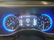 ✅ 2024 Chrysler Pacifica Touring L • VIN: 2C4RC3BG6RR193588 • Lot: 85544695. Wystawiony na Copart z przebiegiem 11 369 mil. Bezpłatny archiwum sprzedaży aukcyjnych z USA i szczegółowy raport historii pojazdu na DreamBid. Zdjęcie 9.