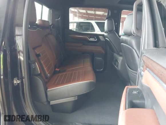 ✅ 2023 GMC Sierra 1500 Denali Ultimate • VIN: 1GTUUHEL2PZ182300 • Лот: 41498730. Опубликован ранее на IAAI с пробегом 24 389 миль. Бесплатный доступ к архиву аукционных продаж из США и подробный отчёт об истории автомобиля на DreamBid. Изображение 8.