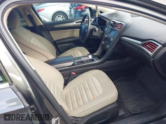 ✅ 2017 Ford Fusion Hybrid S • VIN: 3FA6P0UU4HR217572 • Lot: 43353138. Wystawiony na IAAI z przebiegiem 147 231 mil. Bezpłatny archiwum sprzedaży aukcyjnych z USA i szczegółowy raport historii pojazdu na DreamBid. Zdjęcie 5.