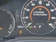 ✅ 2025 Mazda CX-50 Hybrid Premium Plus Package • VIN: 7MMVAAEW0SN102006 • Lot: 43118667. Wystawiony na IAAI z przebiegiem 6 066 mil. Bezpłatny archiwum sprzedaży aukcyjnych z USA i szczegółowy raport historii pojazdu na DreamBid. Zdjęcie 7.