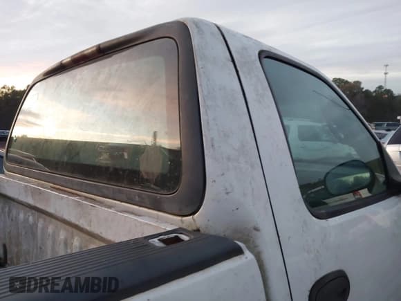 ✅ 2000 Ford F-150 XL • VIN: 1FTZF1720YNA88971 • Lot: 43840288. Wystawiony na IAAI z przebiegiem 249 903 mil. Bezpłatny archiwum sprzedaży aukcyjnych z USA i szczegółowy raport historii pojazdu na DreamBid. Zdjęcie 8.