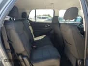 ✅ 2019 Chevrolet Traverse LS • VIN: 1GNERFKW1KJ127439 • Lot: 70806804. Wystawiony na Copart z przebiegiem 63 748 mil. Bezpłatny archiwum sprzedaży aukcyjnych z USA i szczegółowy raport historii pojazdu na DreamBid. Zdjęcie 11.